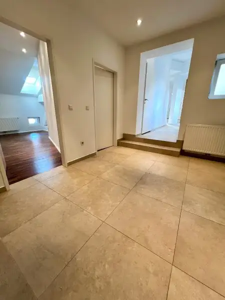 Hier bleiben keine Wünsche offen - Exklusive Maisonette mit 44m² Terrasse nahe Naschmarkt zu mieten!