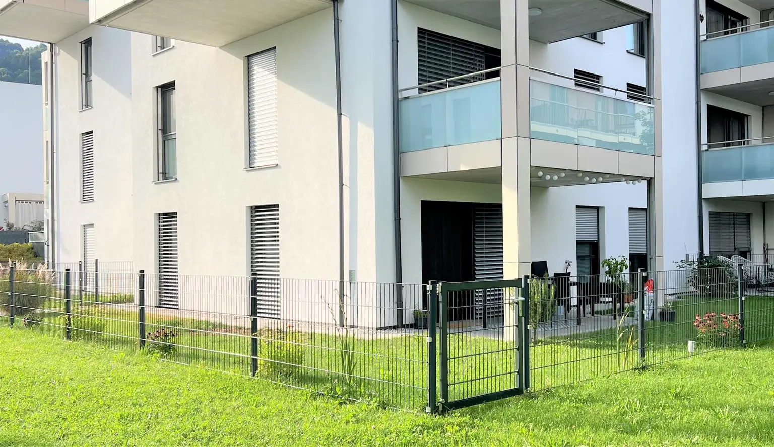 TRAUMHAFT WOHNEN AM SEE - TOP AUSGESTATTET - MODERN - ZWEI TIEFGARAGENPLÄTZE INKLUSIVE