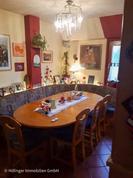 Großzügige 4 Zimmer Wohnung mit Garten- und Pool- Mitbenützung