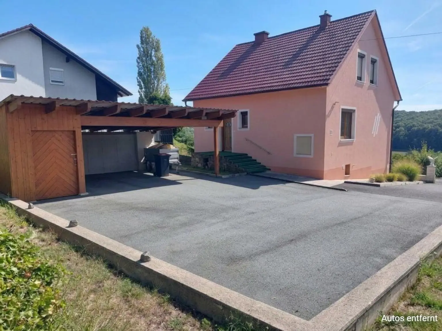 Parkplatz hinterm Haus