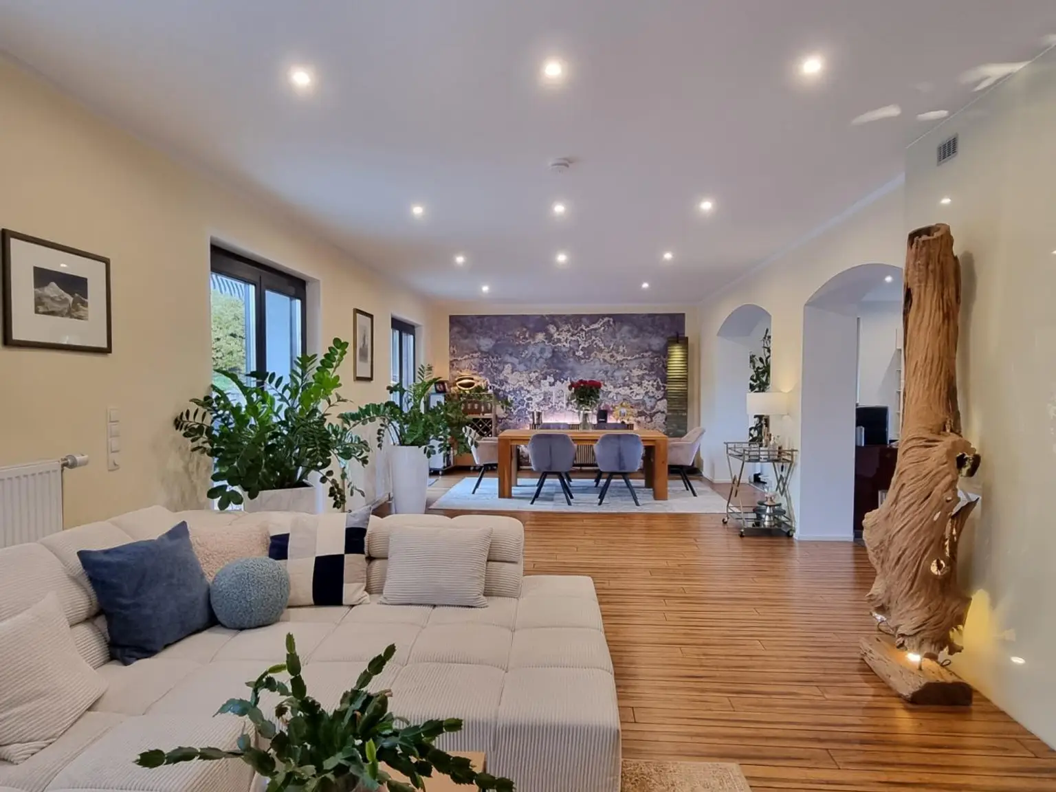 FAMILIENDOMIZIL MIT SCHWIMMTEICH