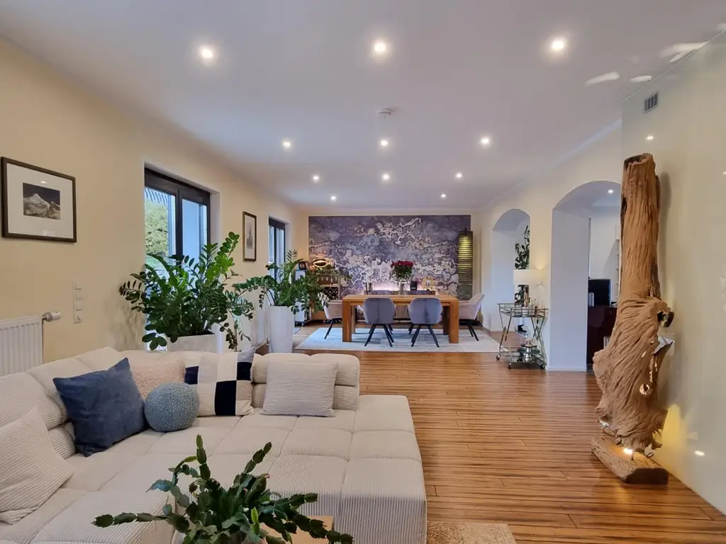 FAMILIENDOMIZIL MIT SCHWIMMTEICH