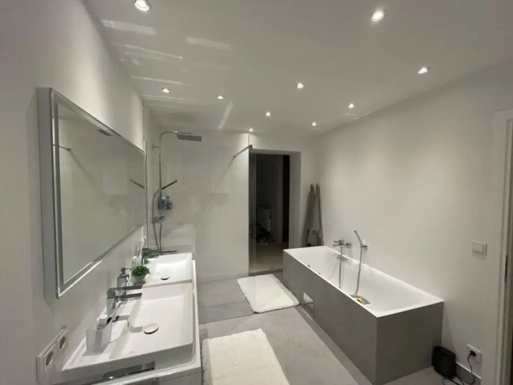 Exklusive und Top sanierte Gartenwohnung