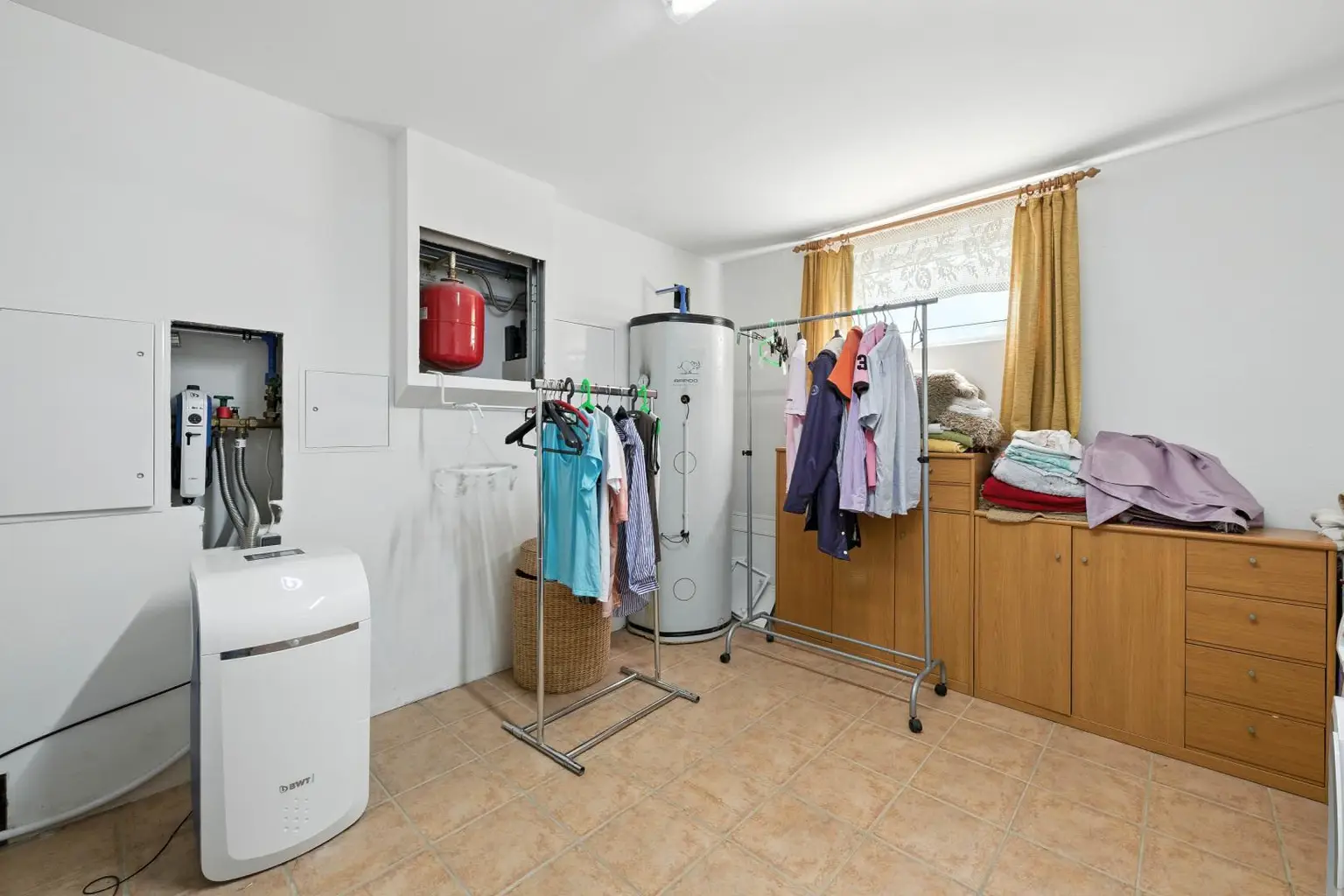 HOCHKARÄTIGES WOHNEN IN GRÜNRUHELAGE! WOHLFÜHL-REFUGIUM DER EXTRA KLASSE: TRADITION TRIFFT MODERNSTEN KOMFORT!