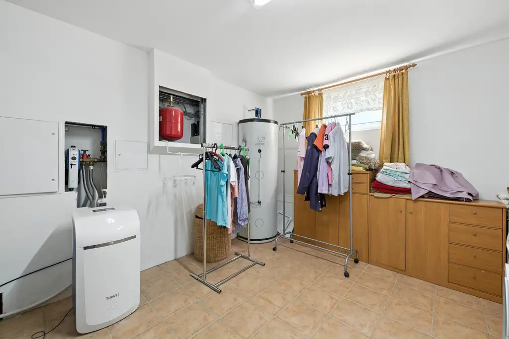 HOCHKARÄTIGES WOHNEN IN GRÜNRUHELAGE! WOHLFÜHL-REFUGIUM DER EXTRA KLASSE: TRADITION TRIFFT MODERNSTEN KOMFORT!