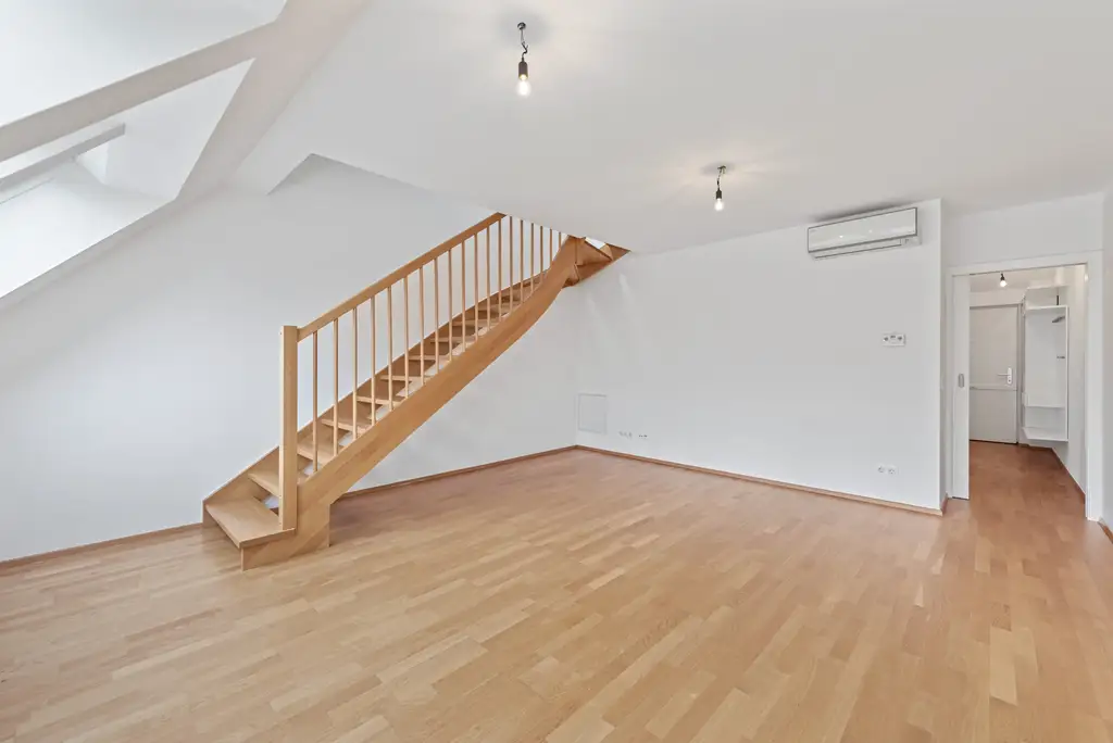 Dachgeschoßmaisonette 2 Zimmer in Toplage 1090 Wien !