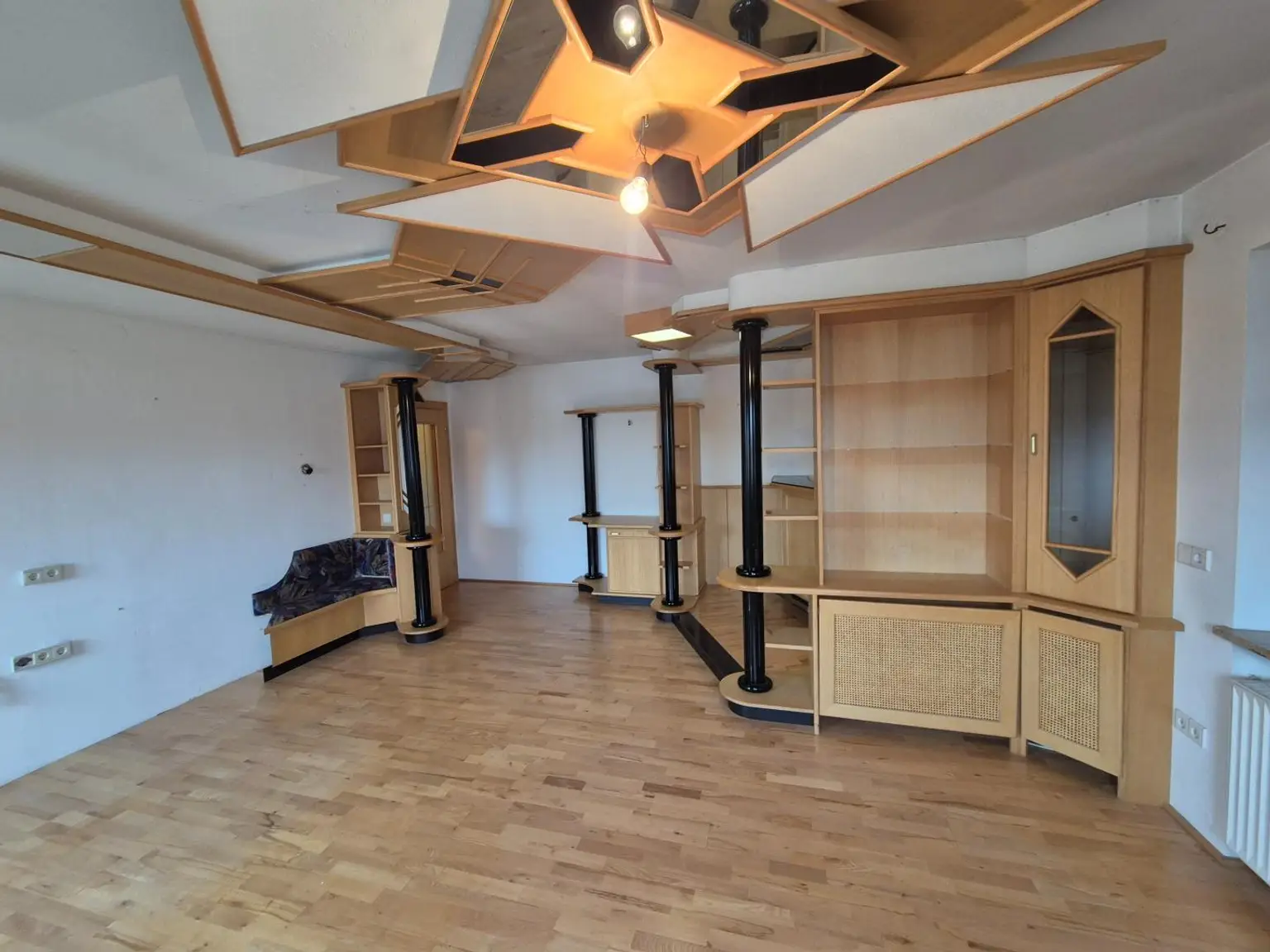 Mehrfamilienhaus mit Geschäftslokal