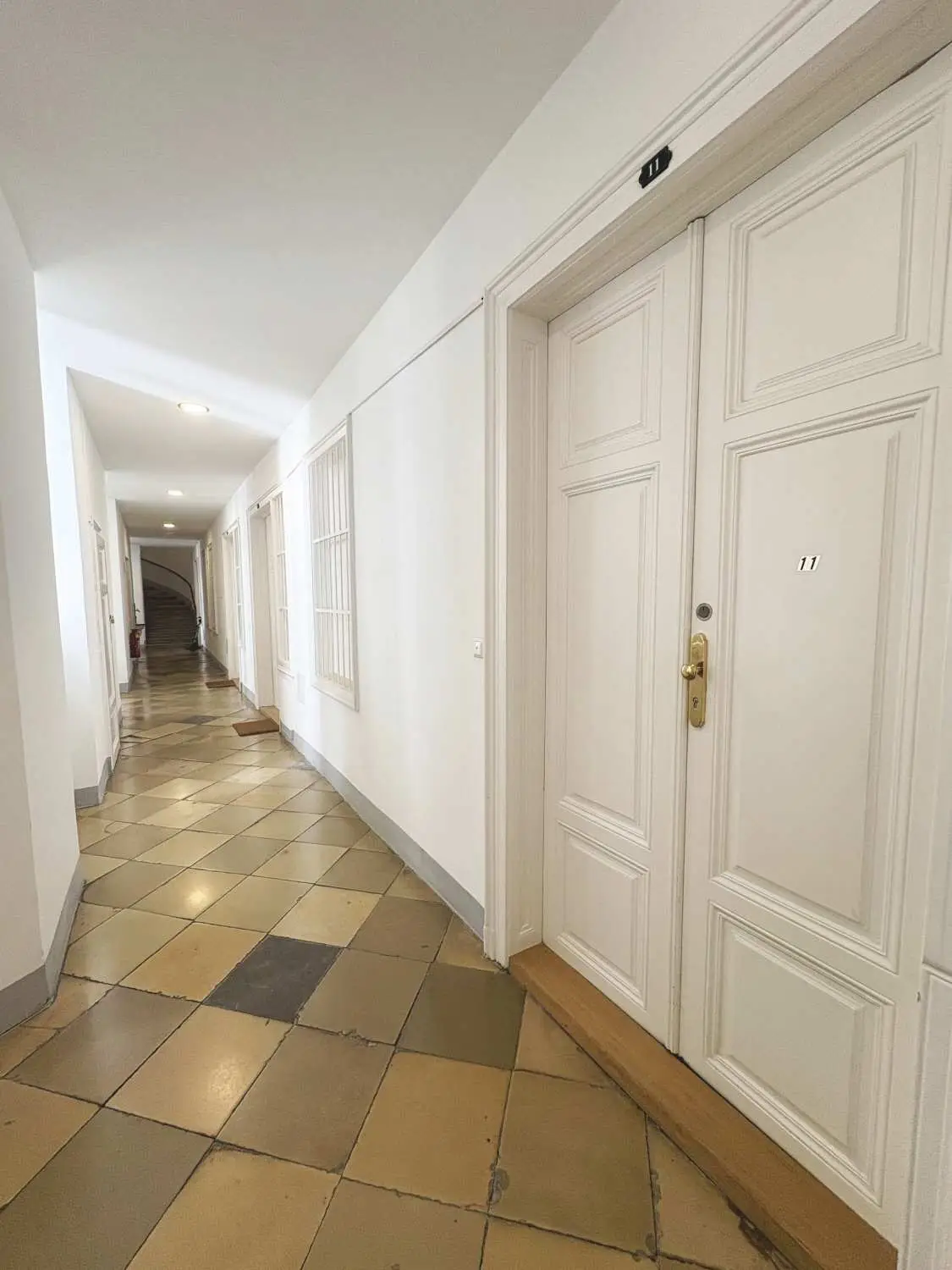 Gemütliche 2-Zimmer-Wohnung -
Parkblick - Nähe Altes AKH!