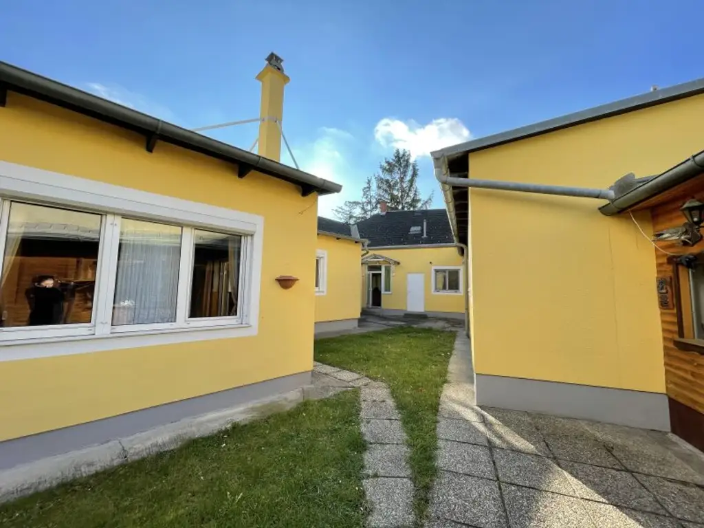 Häuschen mit Gemeinschaftsgarten, Keller und Schuppen