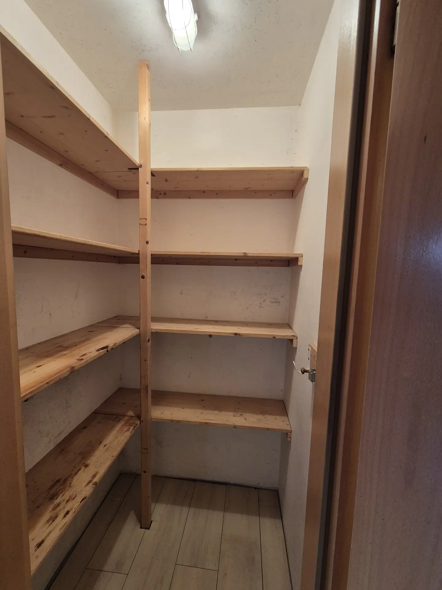 Abstellkammer im EG neben Küche