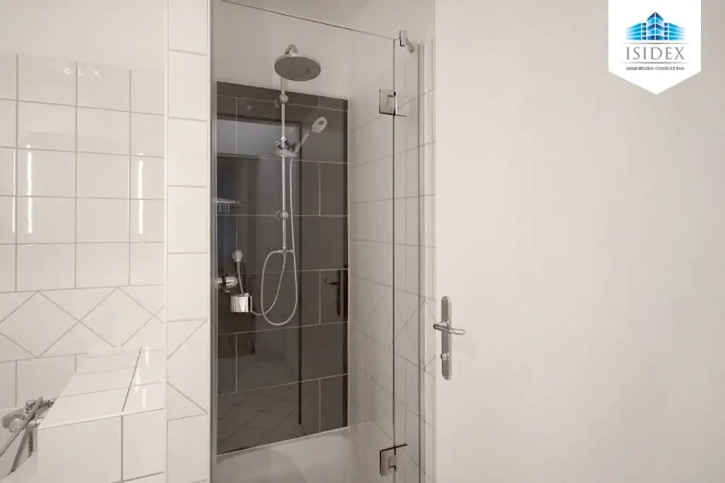 **NEU** Top ausgestattete 3-Zimmer DG-Maisonetten-Wohnung mit großzügiger TERRASSE und SAUNA! Perfekte Lage!!