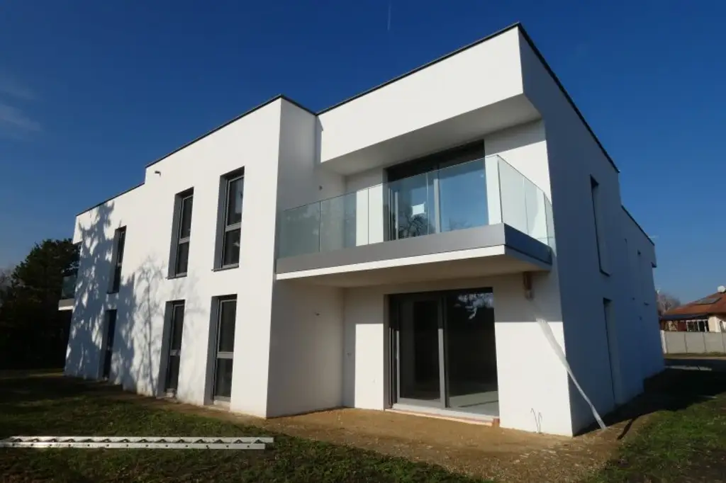 NATURNAH ENERGIEEFFIZIENT EIGENGARTEN BEREITS BELAGSFERTIG