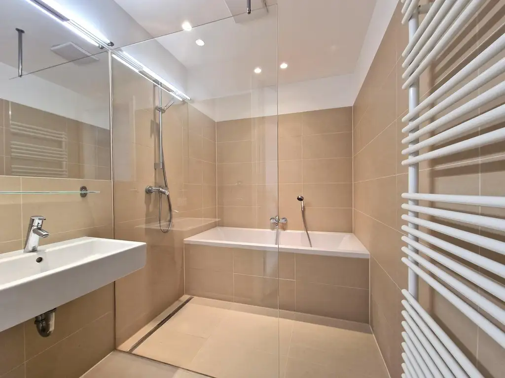 Top-moderne Neubauwohnung mit MEGA-Terrassenfläche (1.OG)