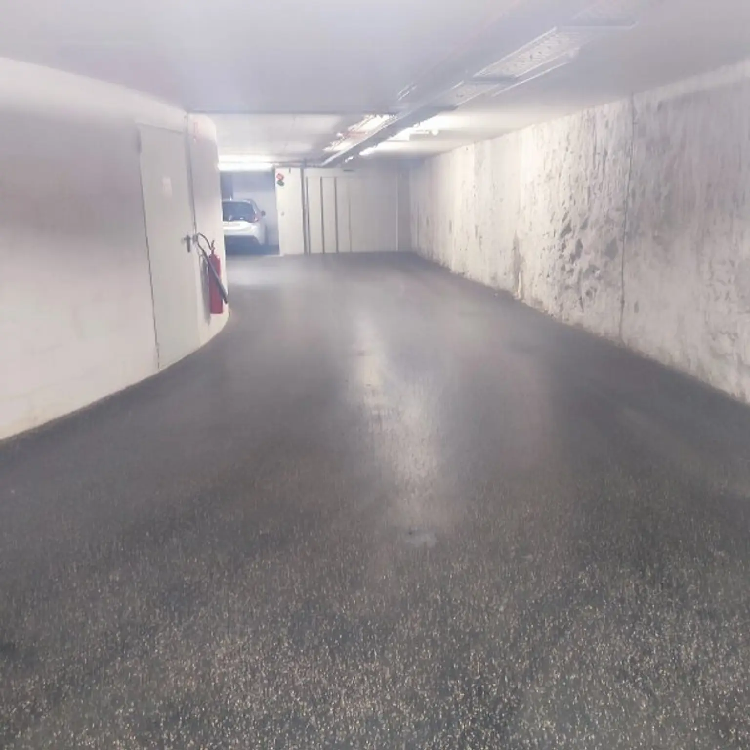 Tiefgaragenzufahrt