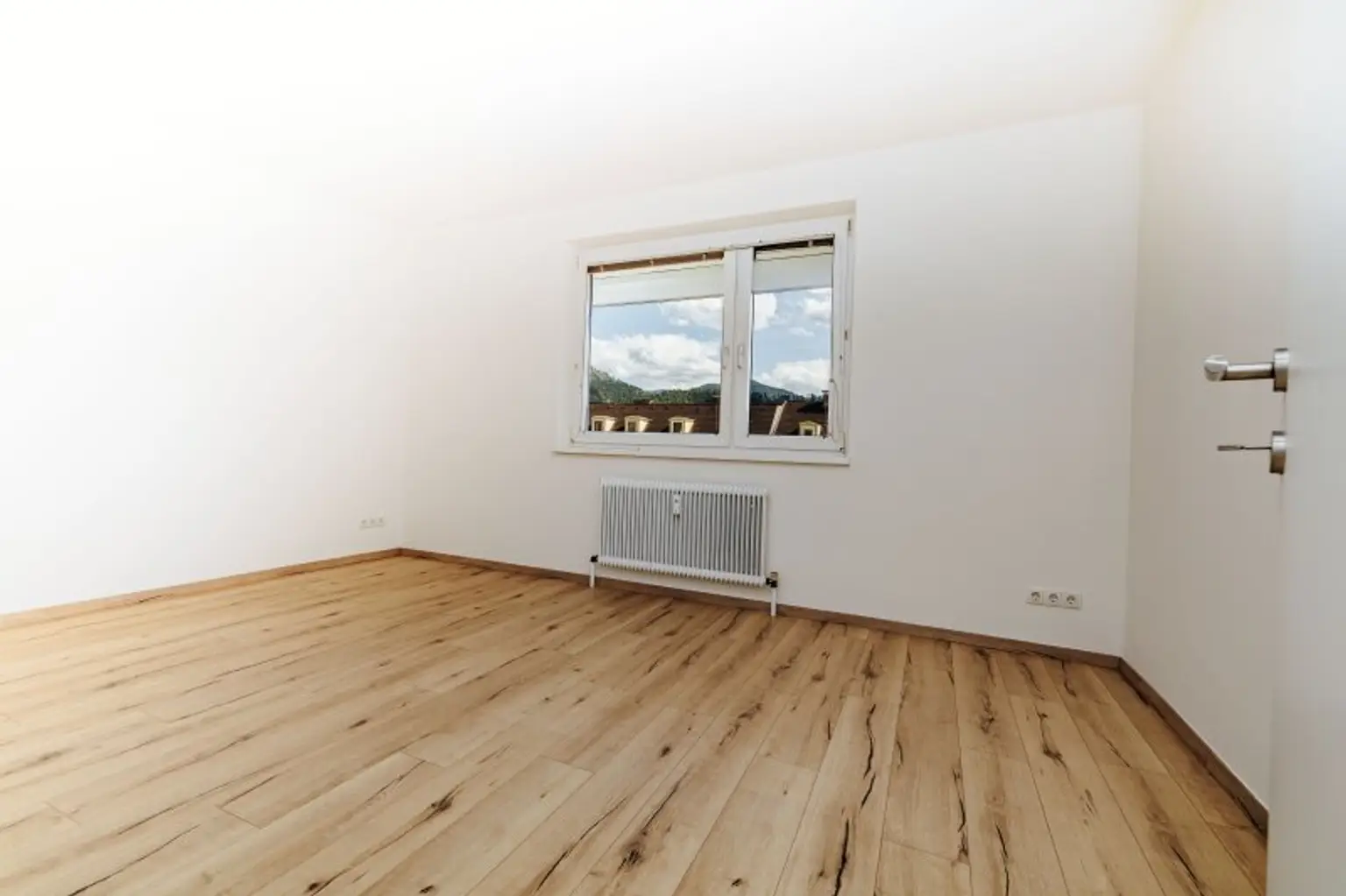 PROVISIONSFREI I LIFT I 3 ZIMMER I BAD MIT WANNE I SONNIG & HELL I LOGGIA I INNENHOFLAGE I PROJEKT WOHNEN I