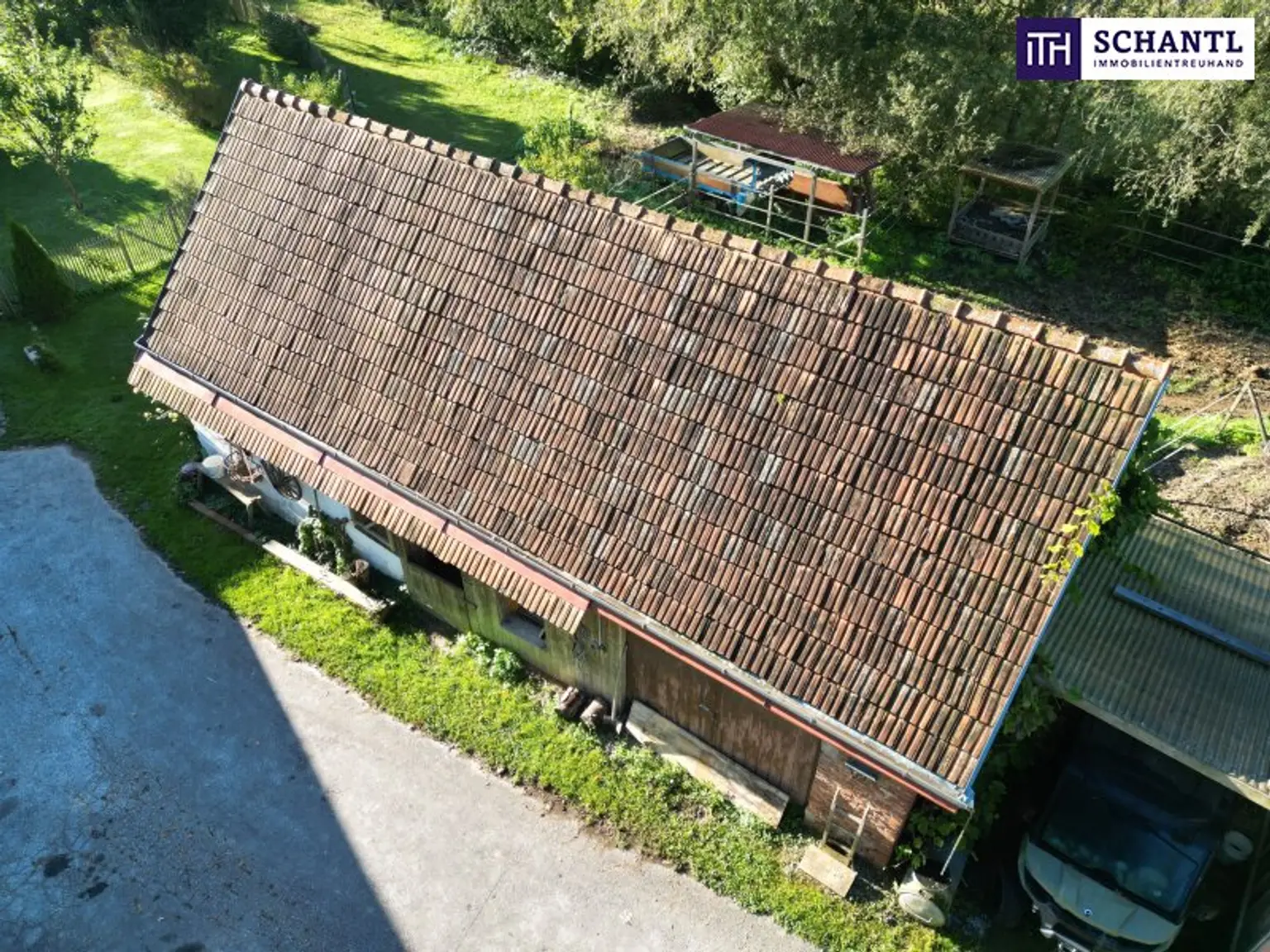 SENSATIONELLES JUWEL! Exklusiver Vierkanthof im Thermenland Steiermark – Wohnen, Reiten & Leben mit Pool und Natur!