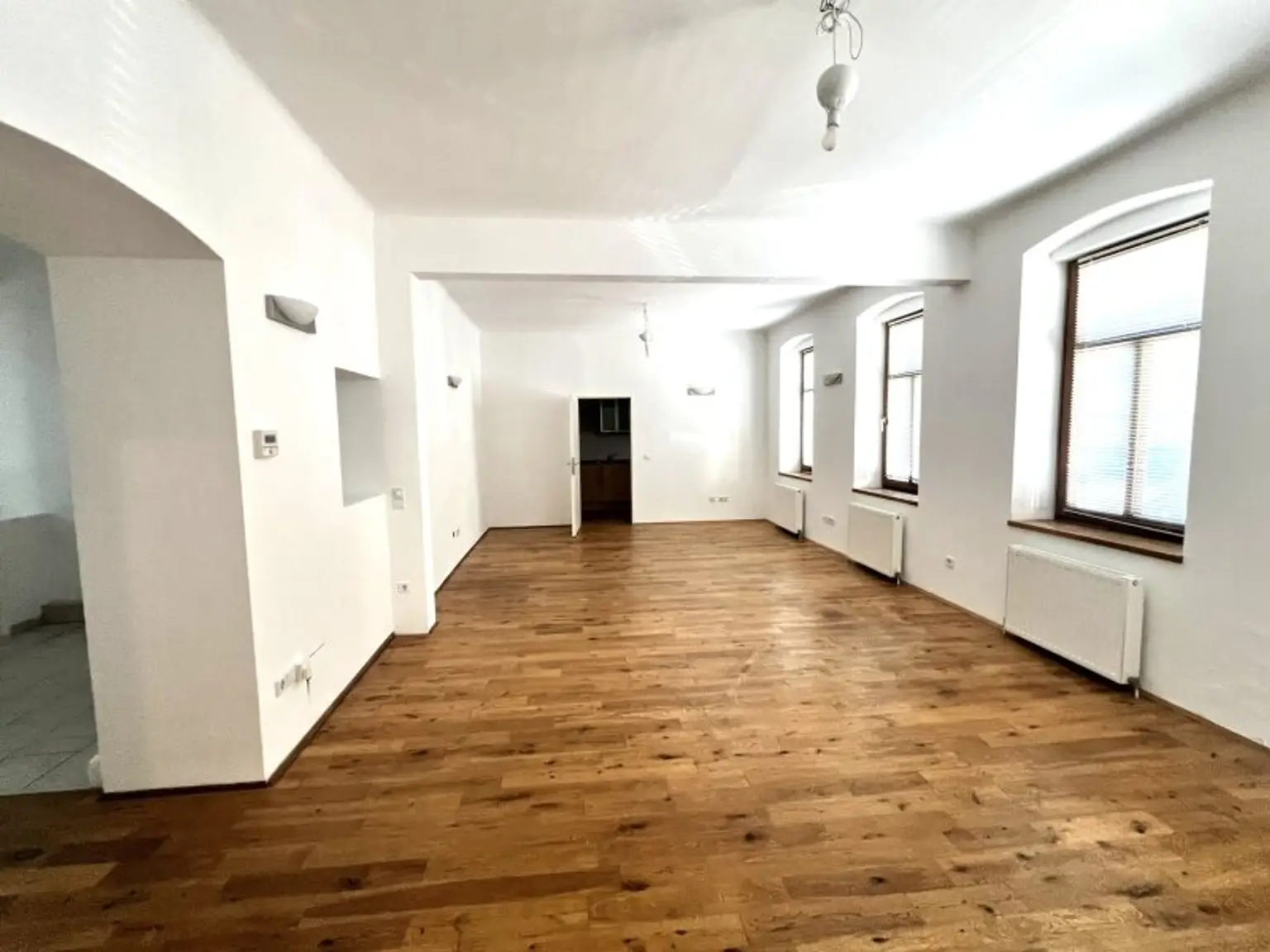 Großzügige 3-Zimmer-Praxis oder Büro mit Gartenterrasse in Wien 12 - Hetzendorf inkl. Gartenterrasse - barrierefrei(!)