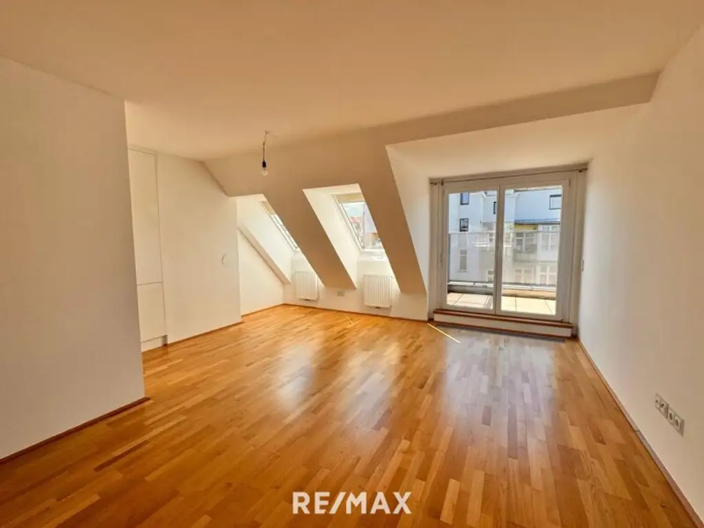 DACHGESCHOSSWOHNUNG MIT STIL&TOPLAGE NAHE ROCHUSMARKT