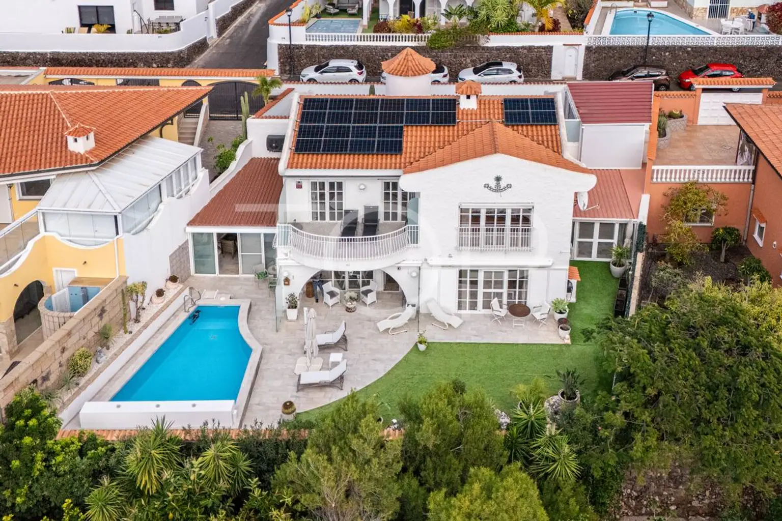 Traumhafte Villa in Chayofa – Meerblick & Exklusivität