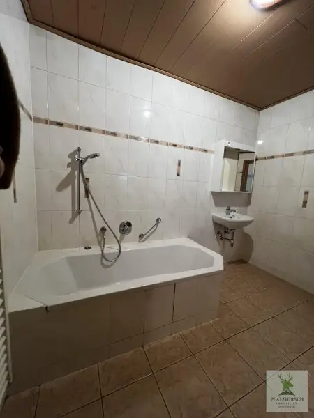 Einzigartiges Liebhaberobjekt mit toskanischem Flair, riesigem Garten, herrlichem Wintergarten, in Prottes - 35 Min von Wien - 8 Minuten von Gänserndorf