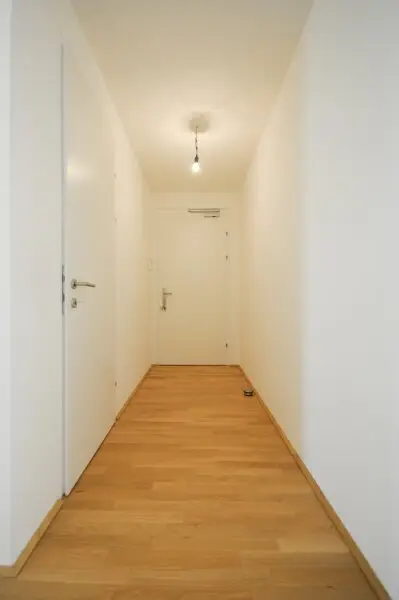 SCHÖNE 2-ZIMMER-WOHNUNG MIT SÜD-BALKON IM ERSTBEZUG