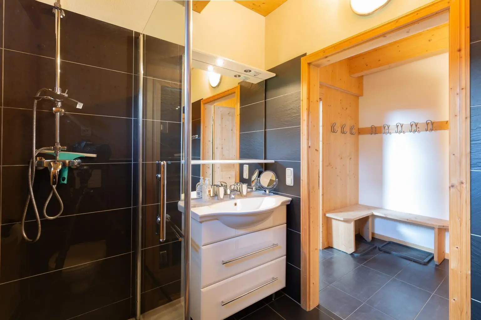 Badezimmer EG