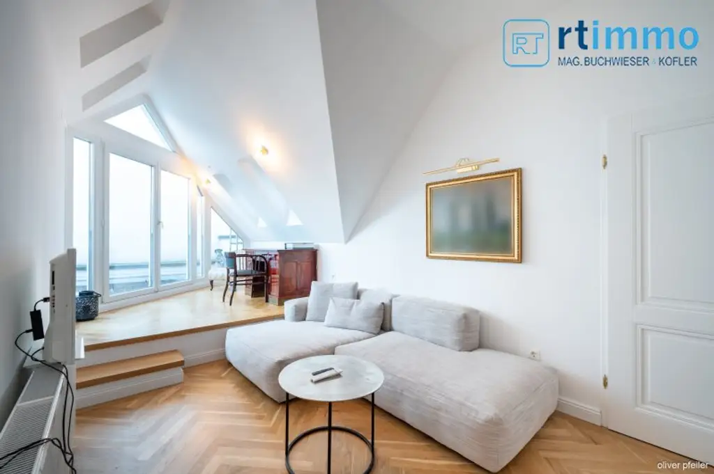 EDLE 5-ZIMMER DACHGESCHOSSWOHNUNG mit TERRASSE und AIRCONITION , Neuwertig