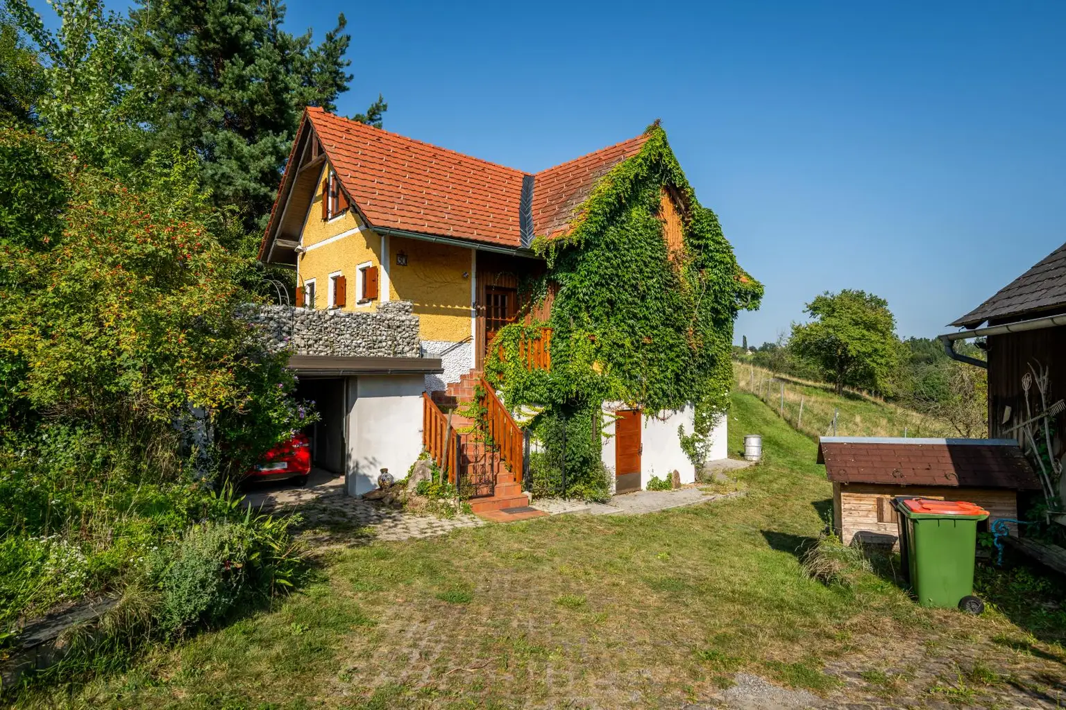 Landhaus mit Scheibengrundstück 23 Minuten vor Graz!