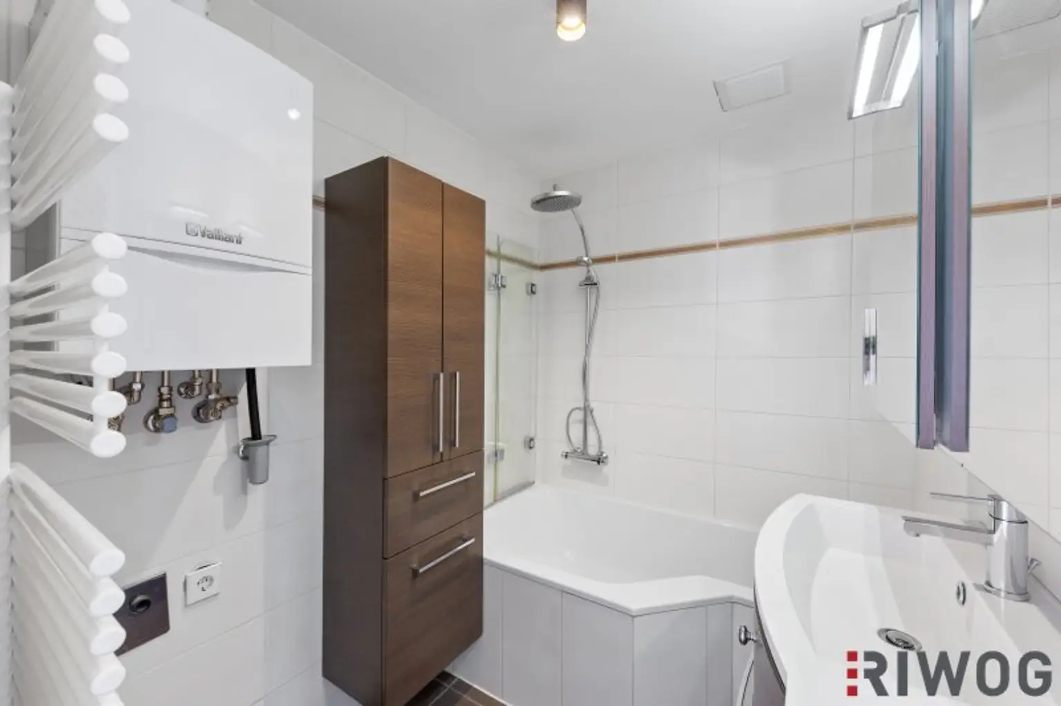 **Architekten Dachloft mit Balkon, Hochwertiger Ausstattung und SÜD-OST Ausrichtung**