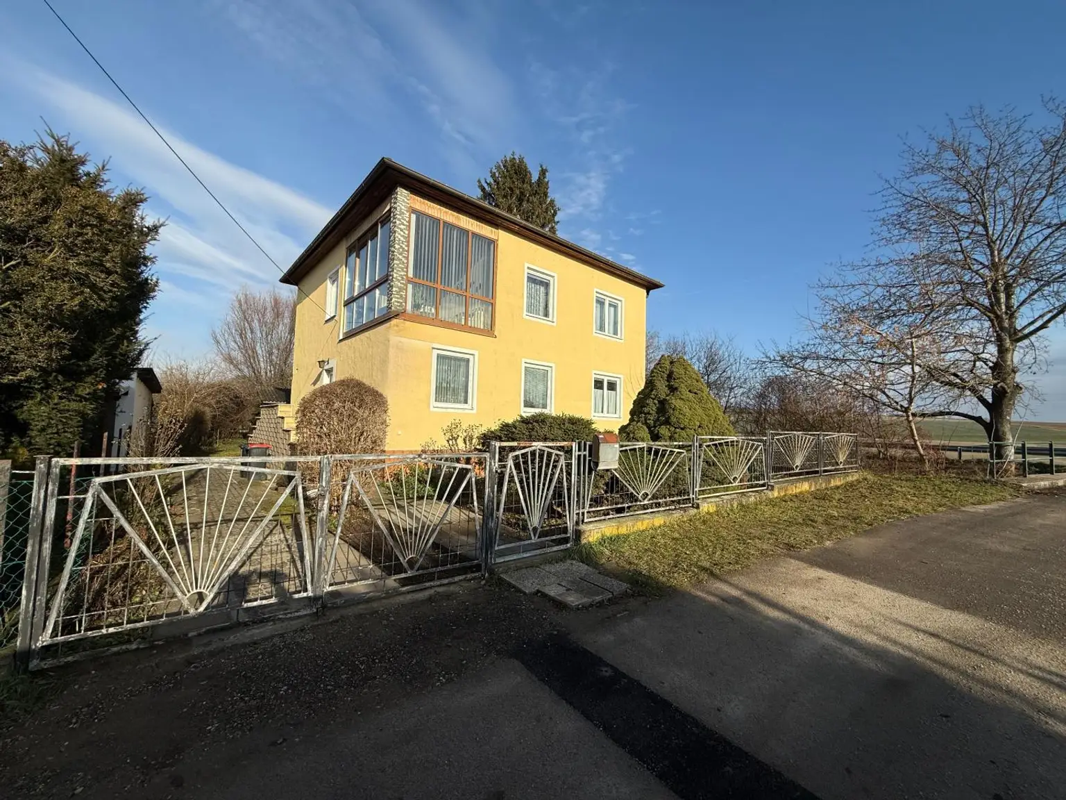 Charmantes Haus mit Nebengebäude