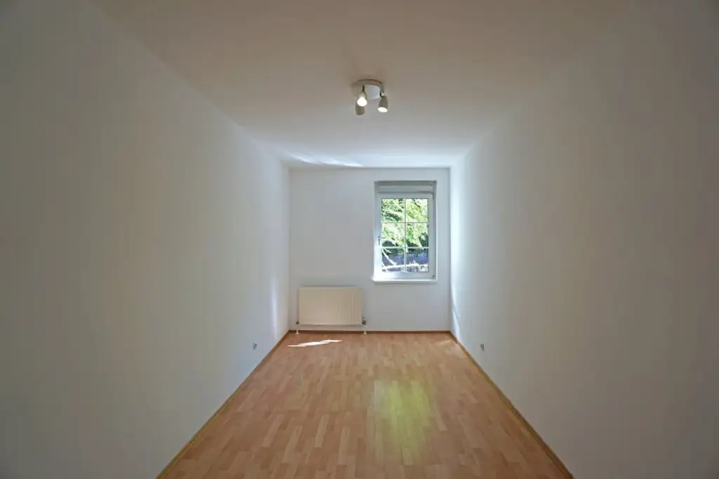 Barrierefreie 4-Zimmer-Gartenwohnung Nähe Auhofcenter und S-Bahn