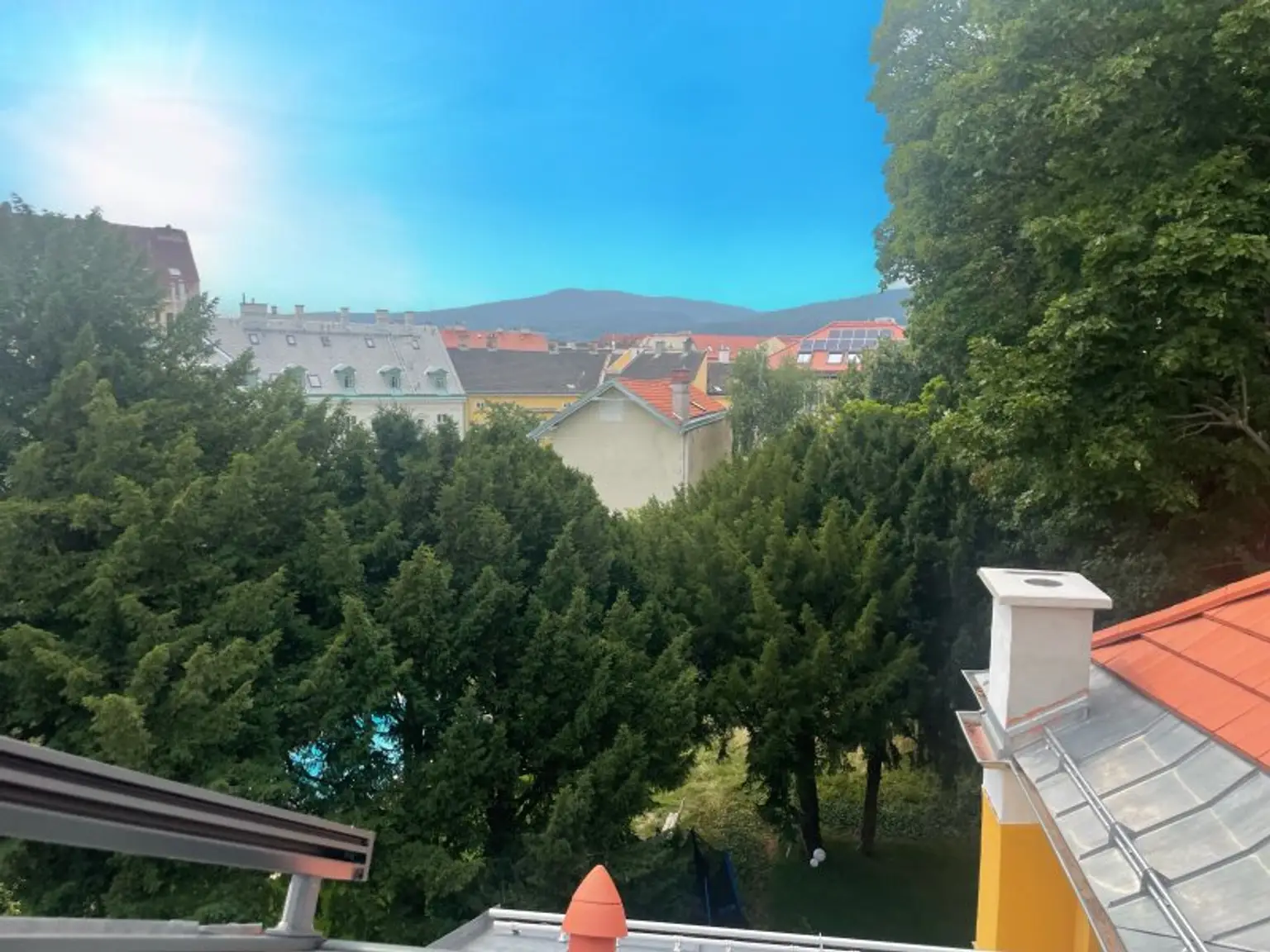 Luxuriöses Neubau-DG-Wohnung mit Luftwärmepumpe & Photovoltaikanlage in der Fußgängerzone Baden