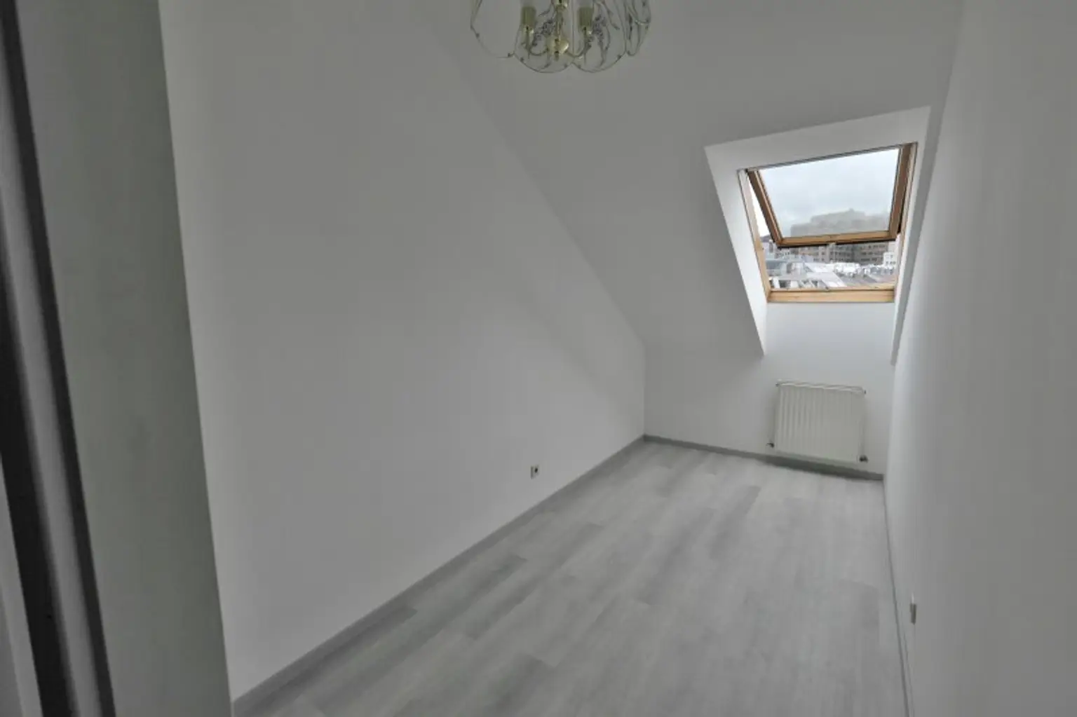 Nähe Innenstadt, Radetzkyplatz, UNBEFRISTETE Dachwohnung 3 Zimmer