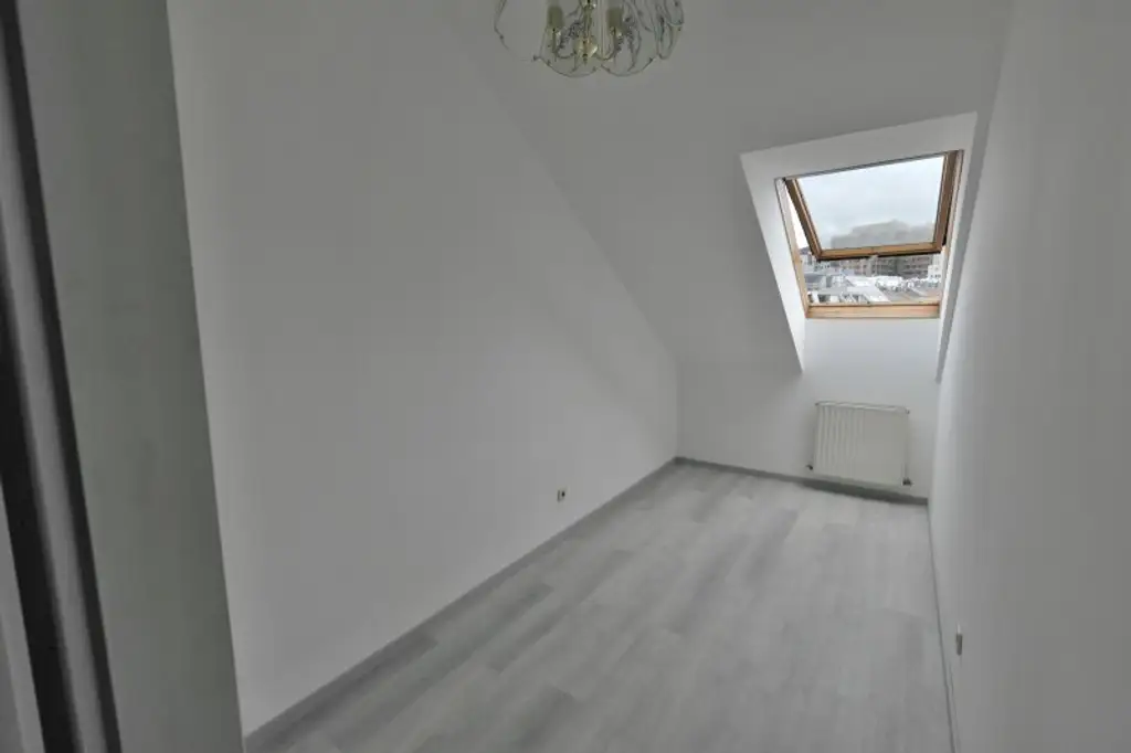 Nähe Innenstadt, Radetzkyplatz, UNBEFRISTETE Dachwohnung 3 Zimmer