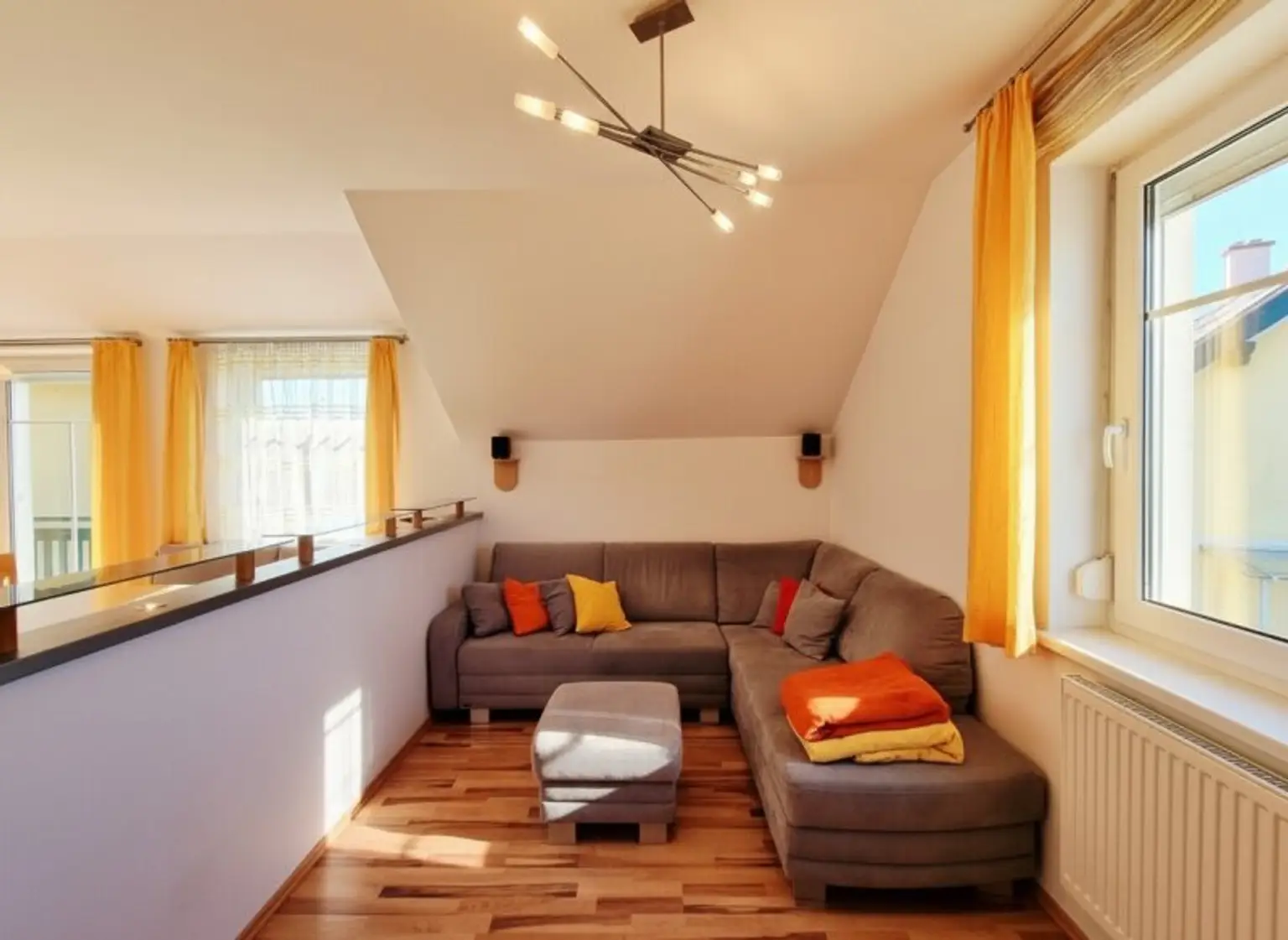 Naturnahes Wohnen mit exklusivem Extra: Schwimmteich in der Anlage