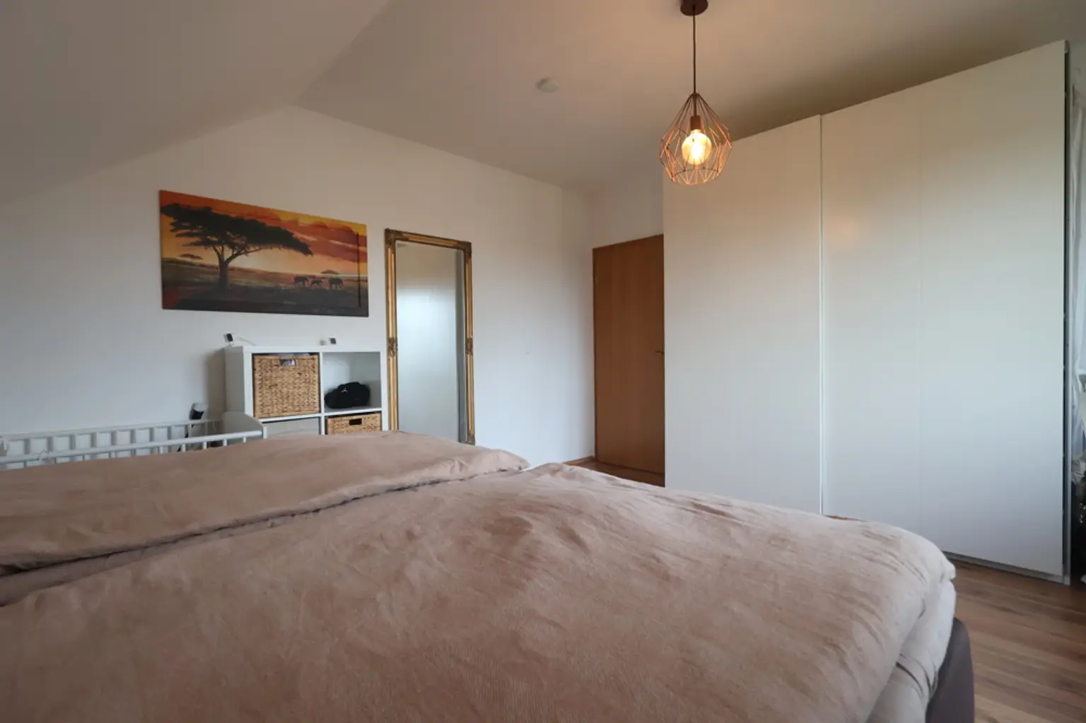 Schlafzimmer DG