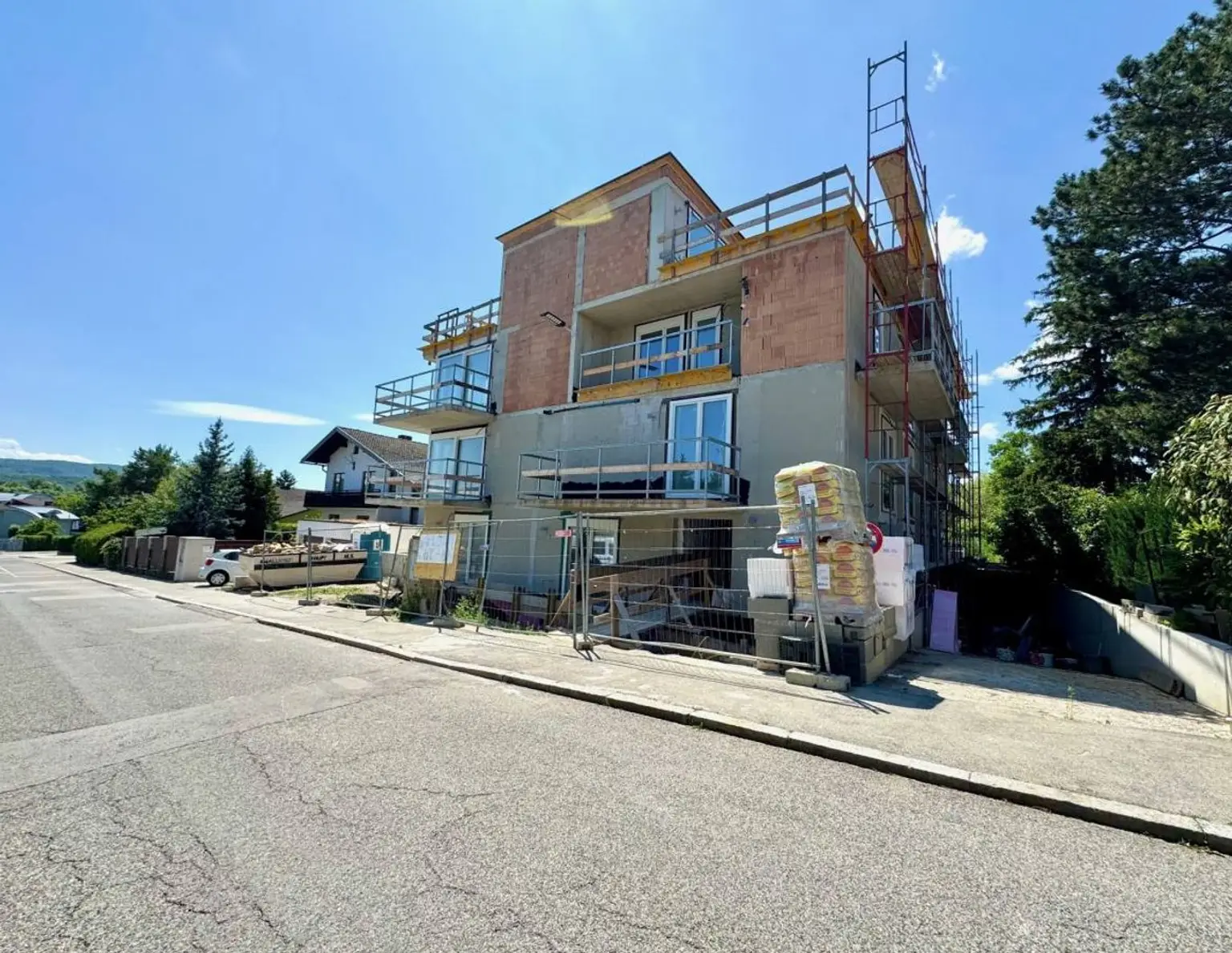 ++ NEU ++ STILVOLLE WOHNUNG mit GROSSZÜGIGEM GARTEN