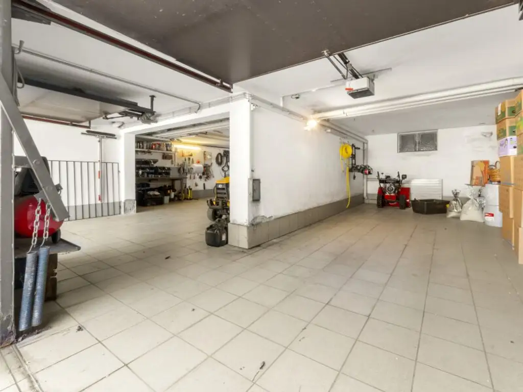 Schöner, gepflegter 270m² Bungalow mit 2 Wohnungen und 1.318m² Grund in Viktring in ruhiger sonniger Aussichtslage!