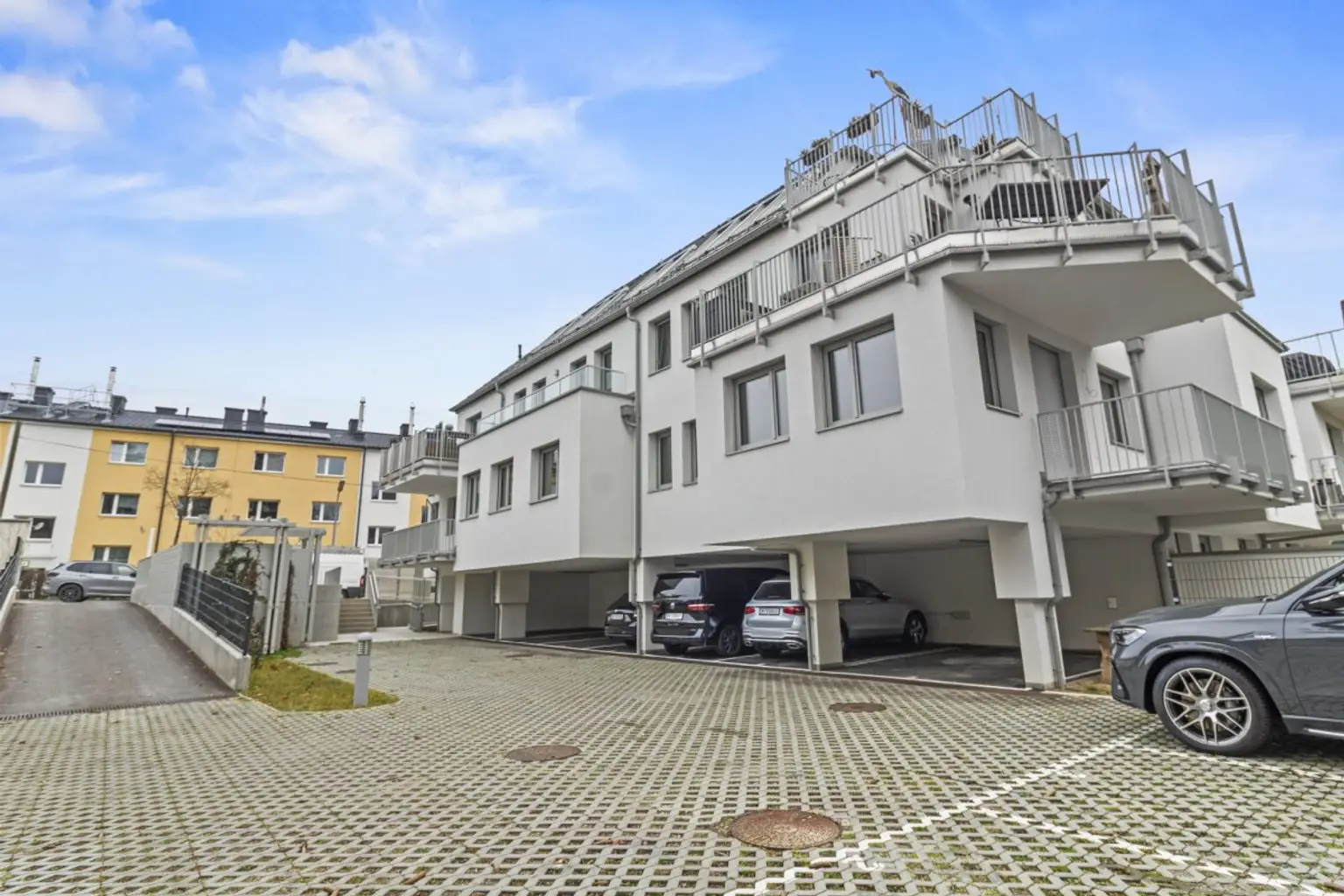 R | ++ NEU ++ EXKLUSIVE VIER Zimmer mit BALKON - Beste Lage! | Prima Service Immobilien