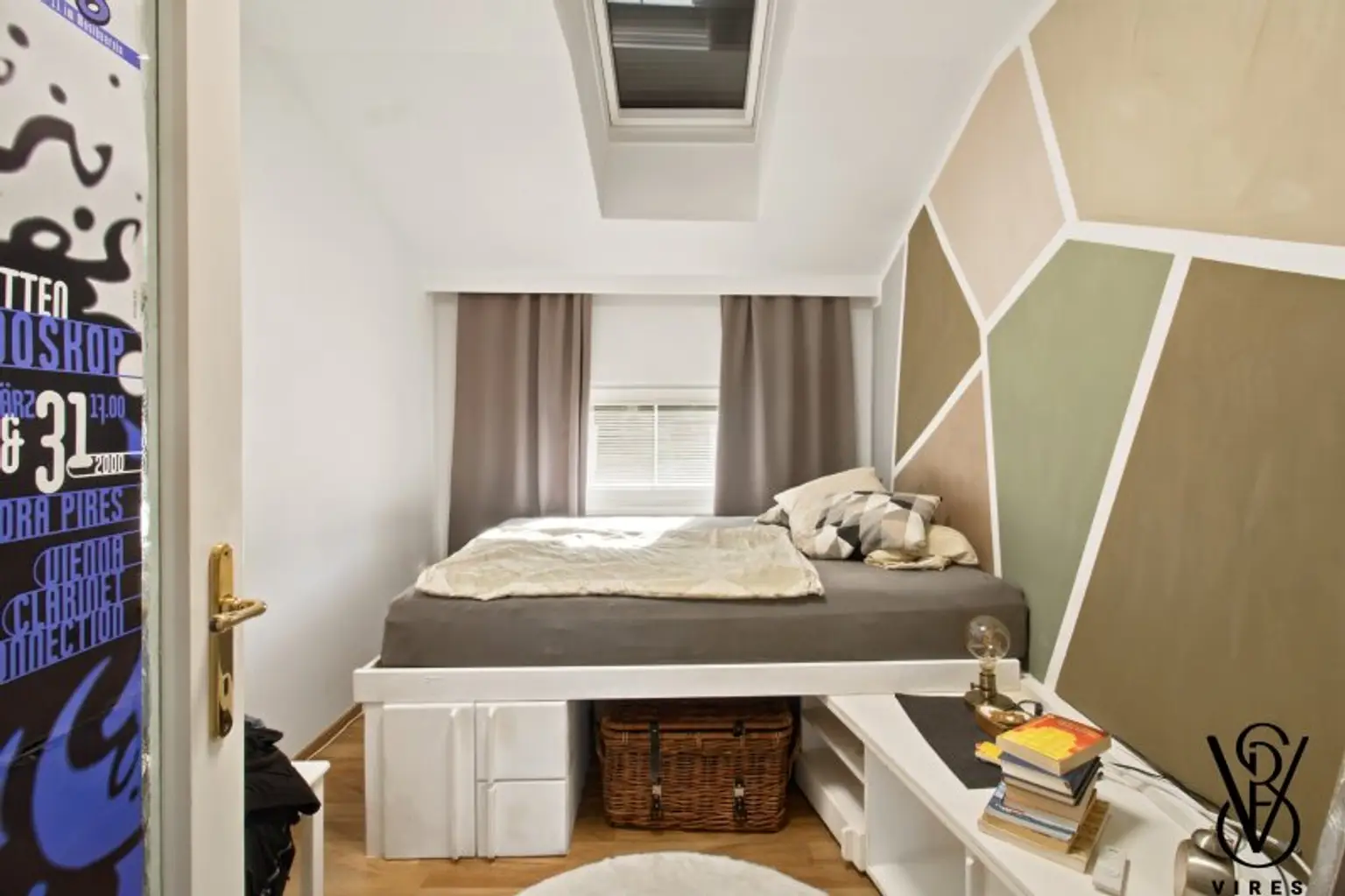 Dachgeschoss: Schlafzimmer mit Dachflächenfenster