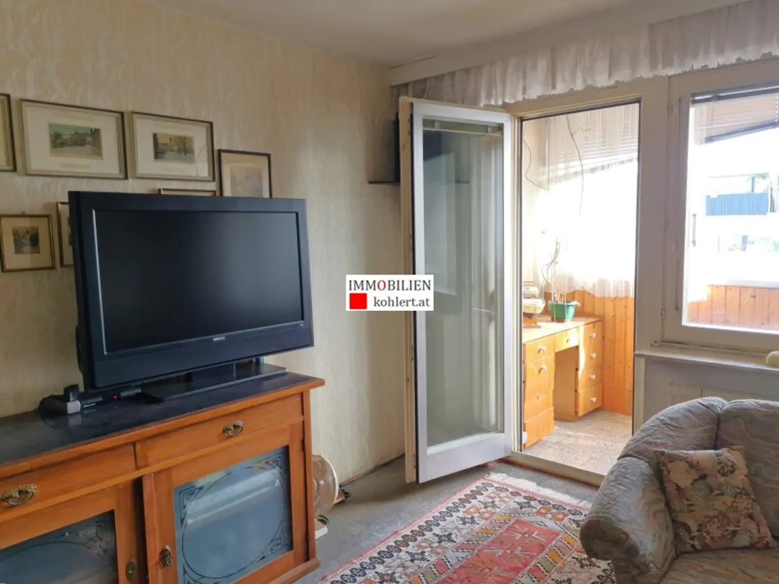 ****GELEGENHEIT, SONNIGE EIGENTUMSWOHNUNG MIT LOGGIA, ALLE NEBENRÄUME, HOHER LIFTSTOCK