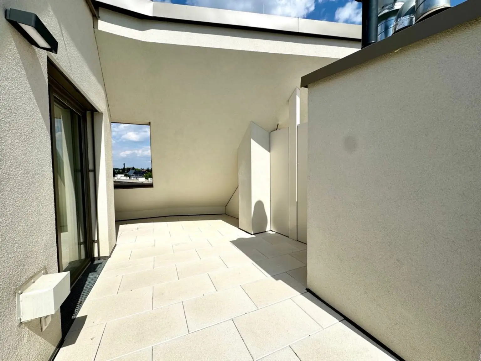 S | ++ NEU ++ FAMILIENWOHNUNG mit Galerie und FANTASTISCHER TERRASSE | Prima Service Immobilien