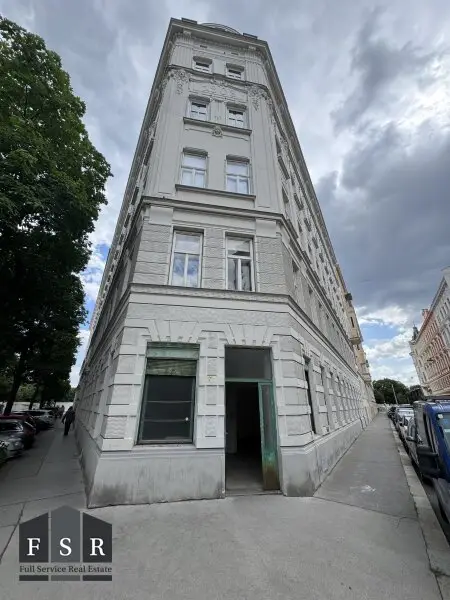 Steinwurf zum Augarten - Nach Ihren Vorstellungen und Bedürfnissen gestalten: Sanierungsbedürftiges strassenseitiges Büro/Praxis/Verkaufsfläche etc. und Wohnung -  Prachtvolles Stilaltbauhaus