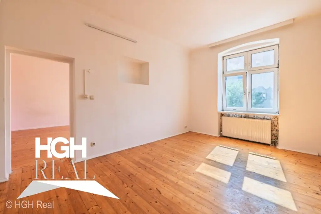 2325 Himberg Großes Grundstück mit heller beheizter HALLE, Außenfläche und bestandsfreiem Mehrparteienhaus mitten in Himberg