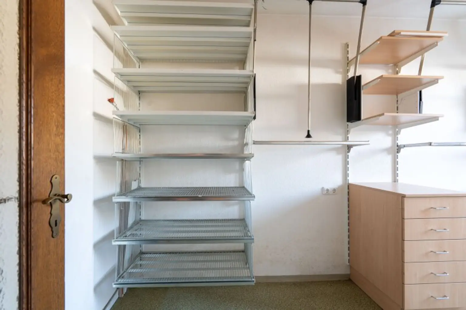 Toplage von Leonding: 7-Zimmer-Einfamilienhaus mit Pool & traumhaftem Ausblick zu kaufen