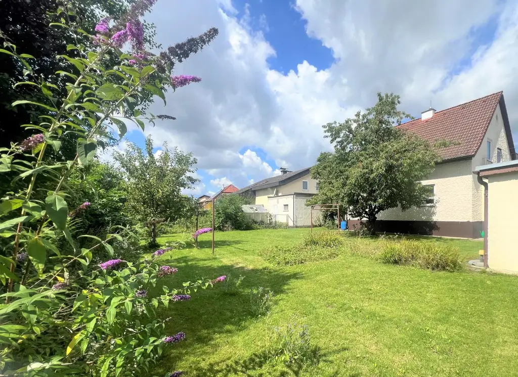SEHR GEPFLEGTES HAUS IN SCHÖNER LAGE