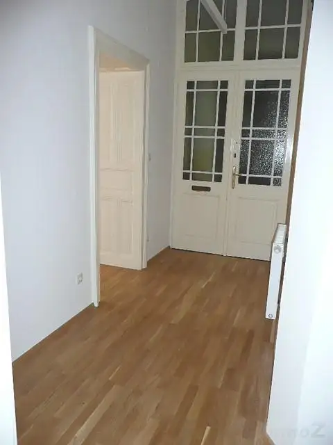 Provisionsfrei: traumhafte Altbauwohnung in ruhiger Seitengasse bei TU