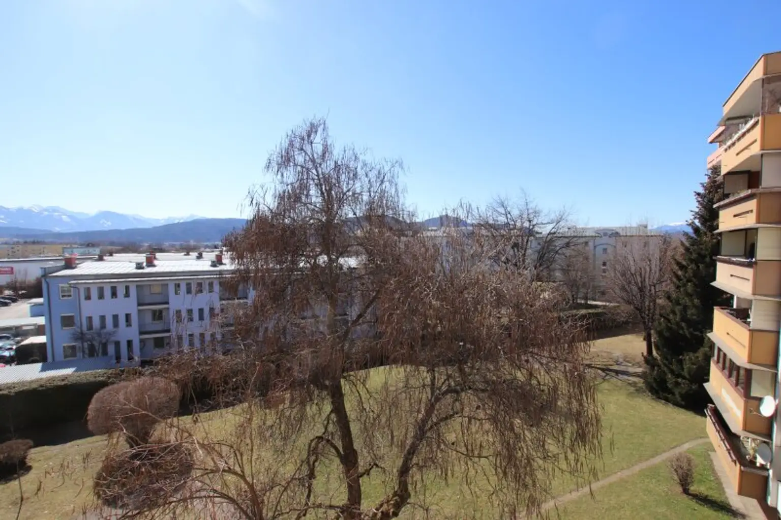 Schöne sanierte 2 Zimmer Wohnung mit Loggia in Waidmannsdorf - Lodengasse