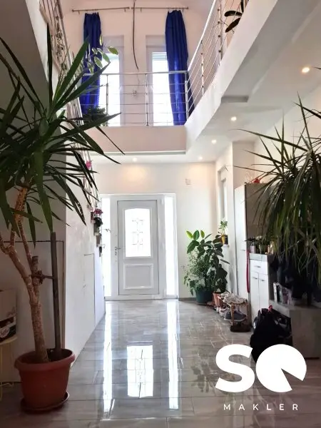 #SQ - UNTERFRAUENHAID: NEUWERTIGES EINFAMILIENHAUS IN TOP LAGE MIT GARTEN