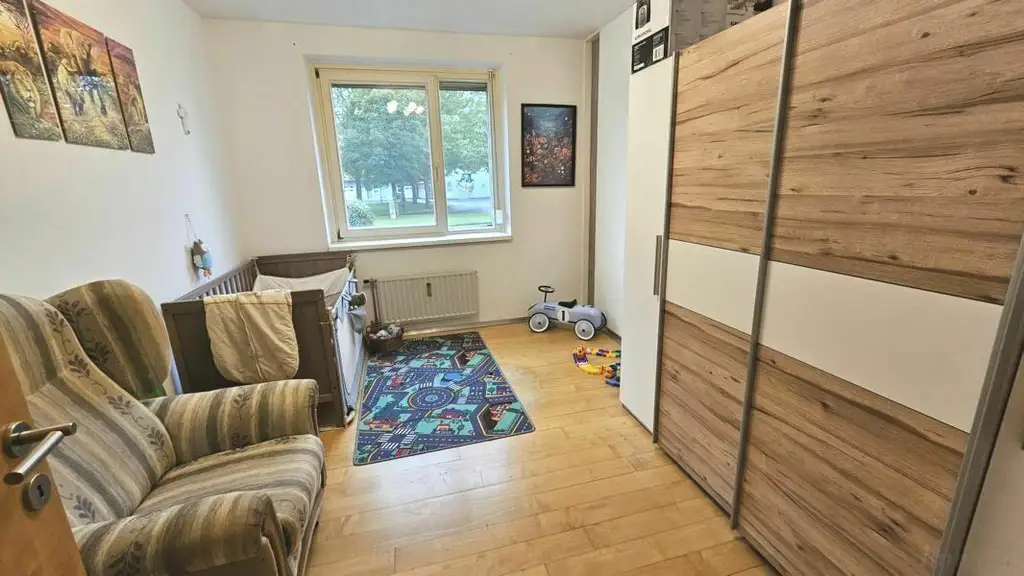 **Barrierrefreie & großzügige Wohnung** sonnige Loggia mit Grünblick** Carport**